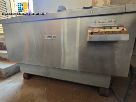 M�quina de polos Sorvegel 1000 R. Camargo con torre de refrigeraci�n