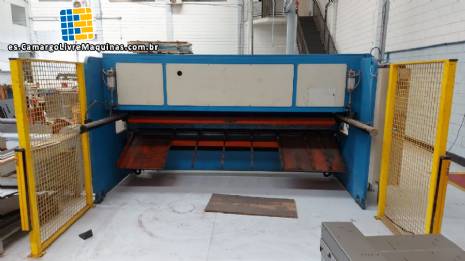 Guillotina hidr�ulica CNC para el corte de chapas de acero