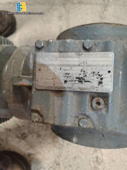 Motorreductor trif�sico SEW-EURODRIVE de 2,2 kW