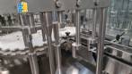 M�quina IMA F57 para el llenado, taponado y enroscado de viales peque�os para l�quidos, medicamentos y suplementos.