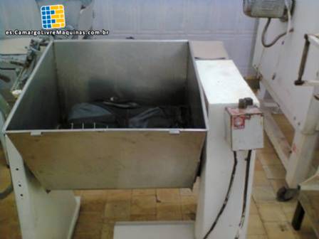 Masa y mquina perfiladora