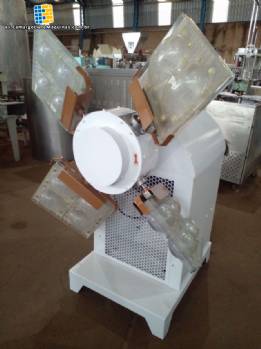 Centrifugadora para 4 huevos de chocolate con libros