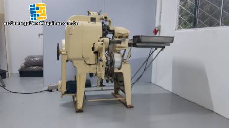 Cortador y empacador de doble giro para dulces dulces de plátano Cortador y empacador de doble giro para dulces dulces de plátano